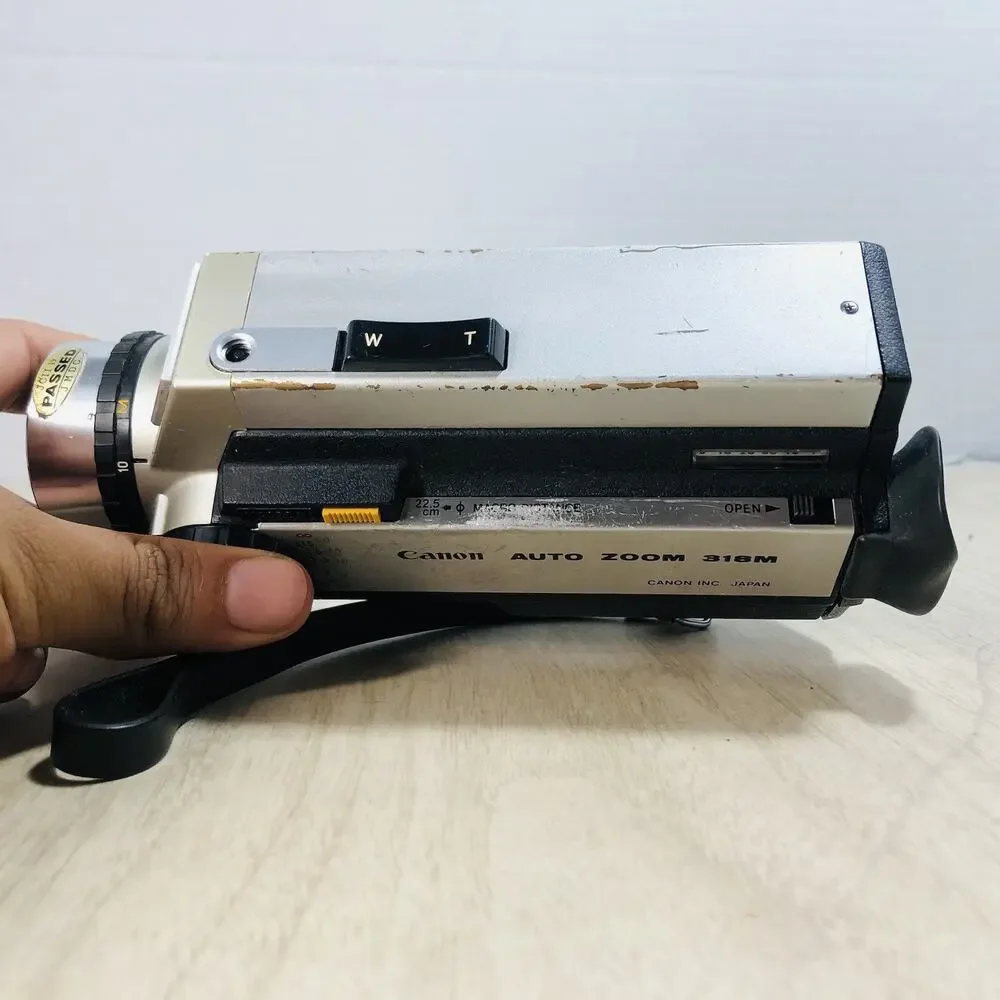 VTG. Canon Auto Zoom 318M Super 8mm Movie Camera 3x Zoom Untested